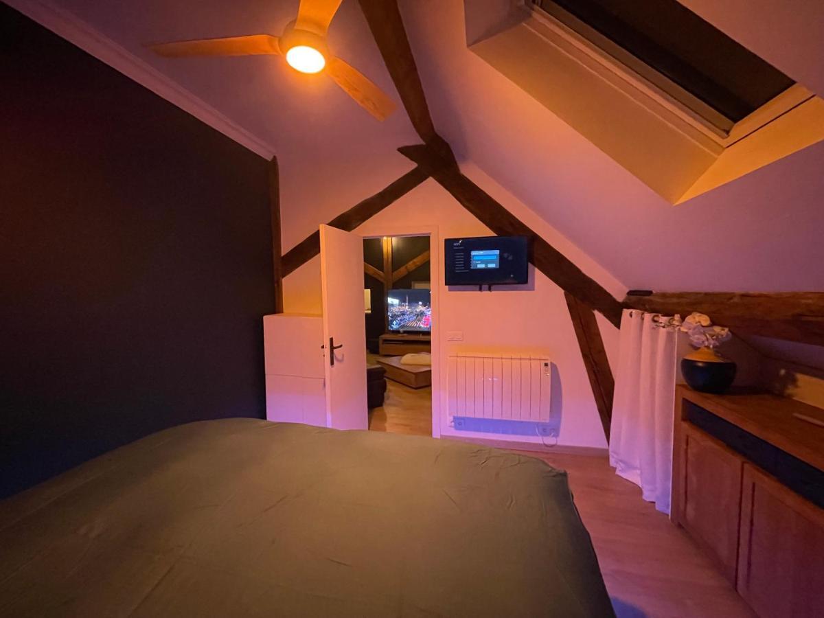 Ferienwohnung Loft Sous Combles Aubergenville Exterior foto